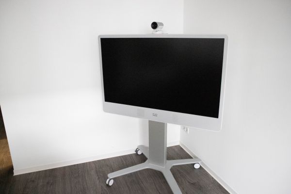 Cisco Systems TelePresence MX300 G2 TTC60-19 55" Videokonferenzsystem mit Rollen